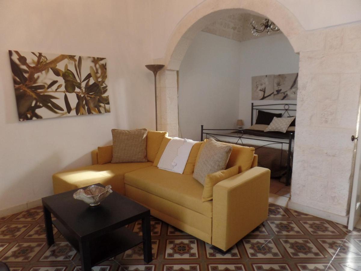 Casa Josephina - Three Level Stone Home With Balcony, 2 Roof Terraces & Sea Views Ostuni Buitenkant foto