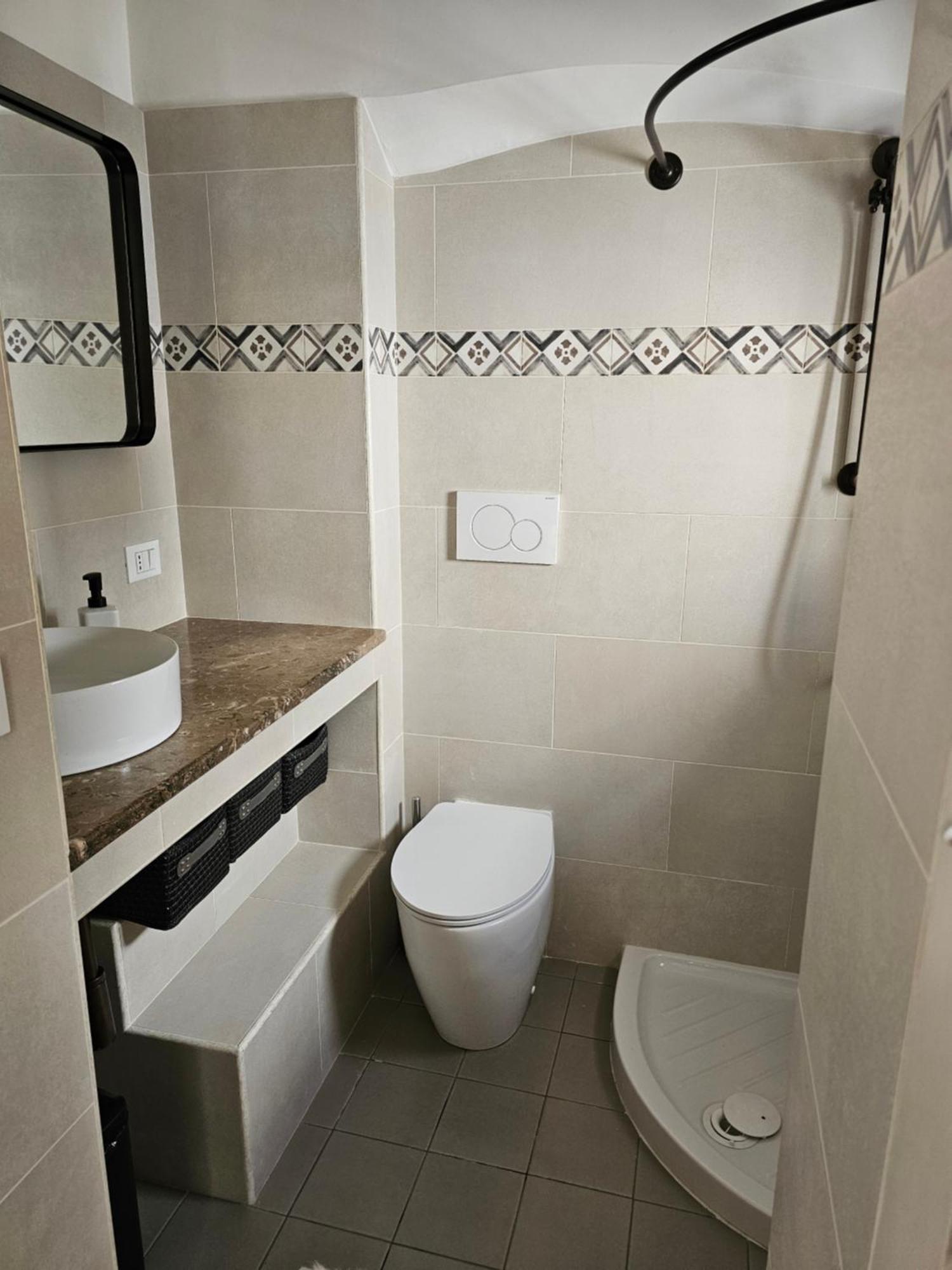 Casa Josephina - Three Level Stone Home With Balcony, 2 Roof Terraces & Sea Views Ostuni Kamer foto
