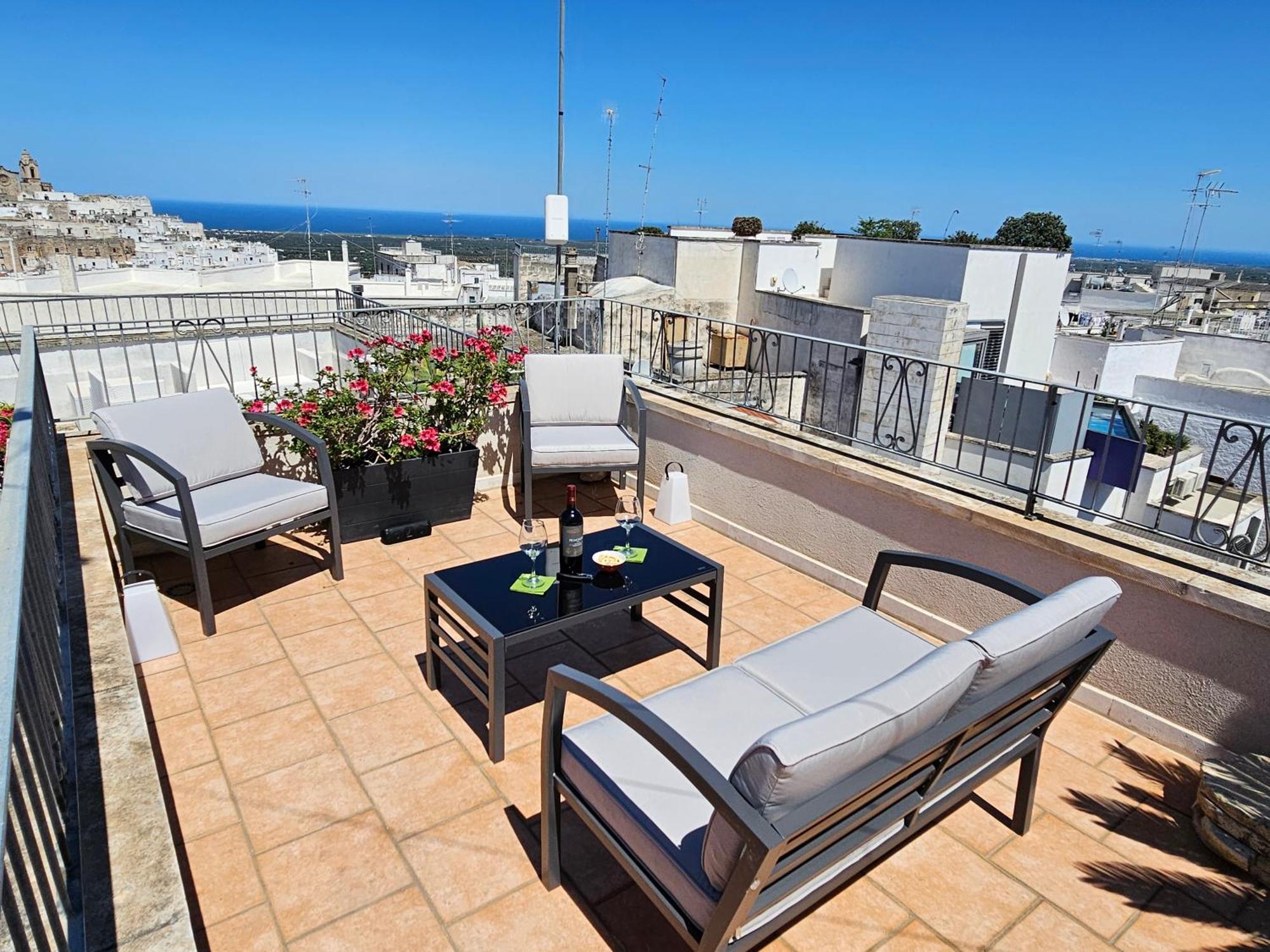 Casa Josephina - Three Level Stone Home With Balcony, 2 Roof Terraces & Sea Views Ostuni Kamer foto