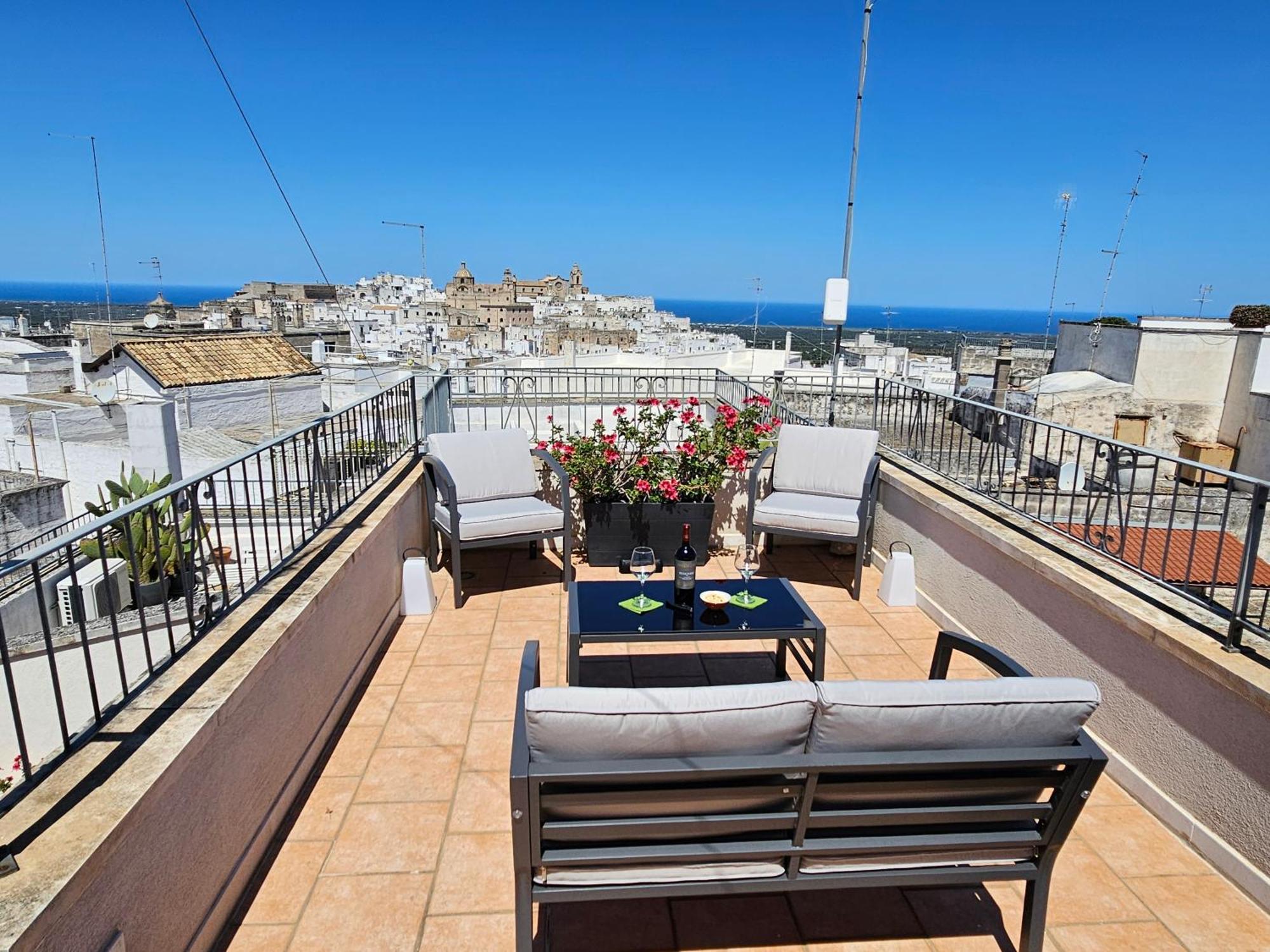 Casa Josephina - Three Level Stone Home With Balcony, 2 Roof Terraces & Sea Views Ostuni Kamer foto
