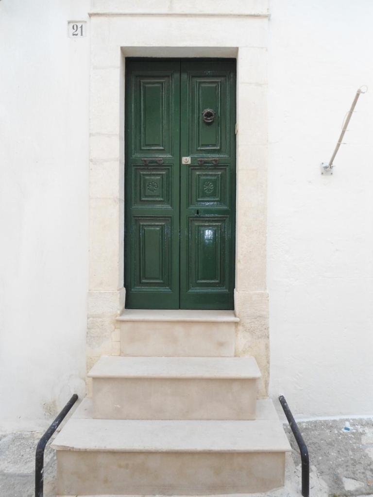Casa Josephina - Three Level Stone Home With Balcony, 2 Roof Terraces & Sea Views Ostuni Buitenkant foto